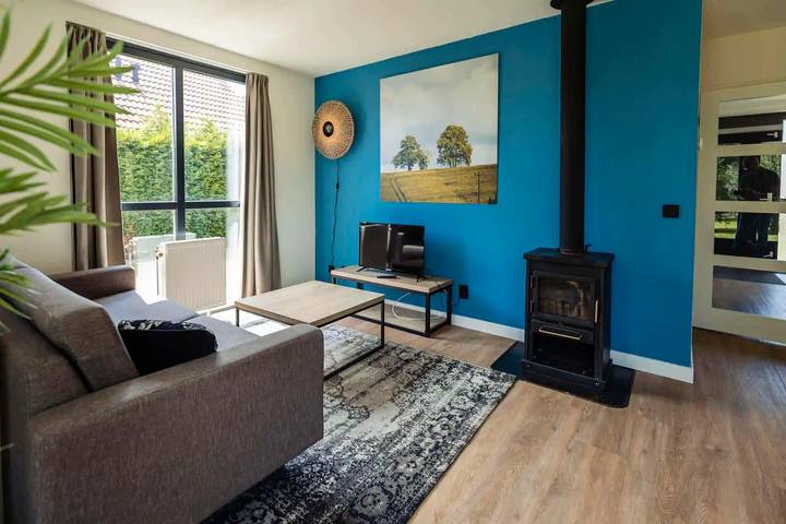 Vakantiepark voor 6 personen, with Balkon/Terras and Terras as well as Tuin de Betuwe