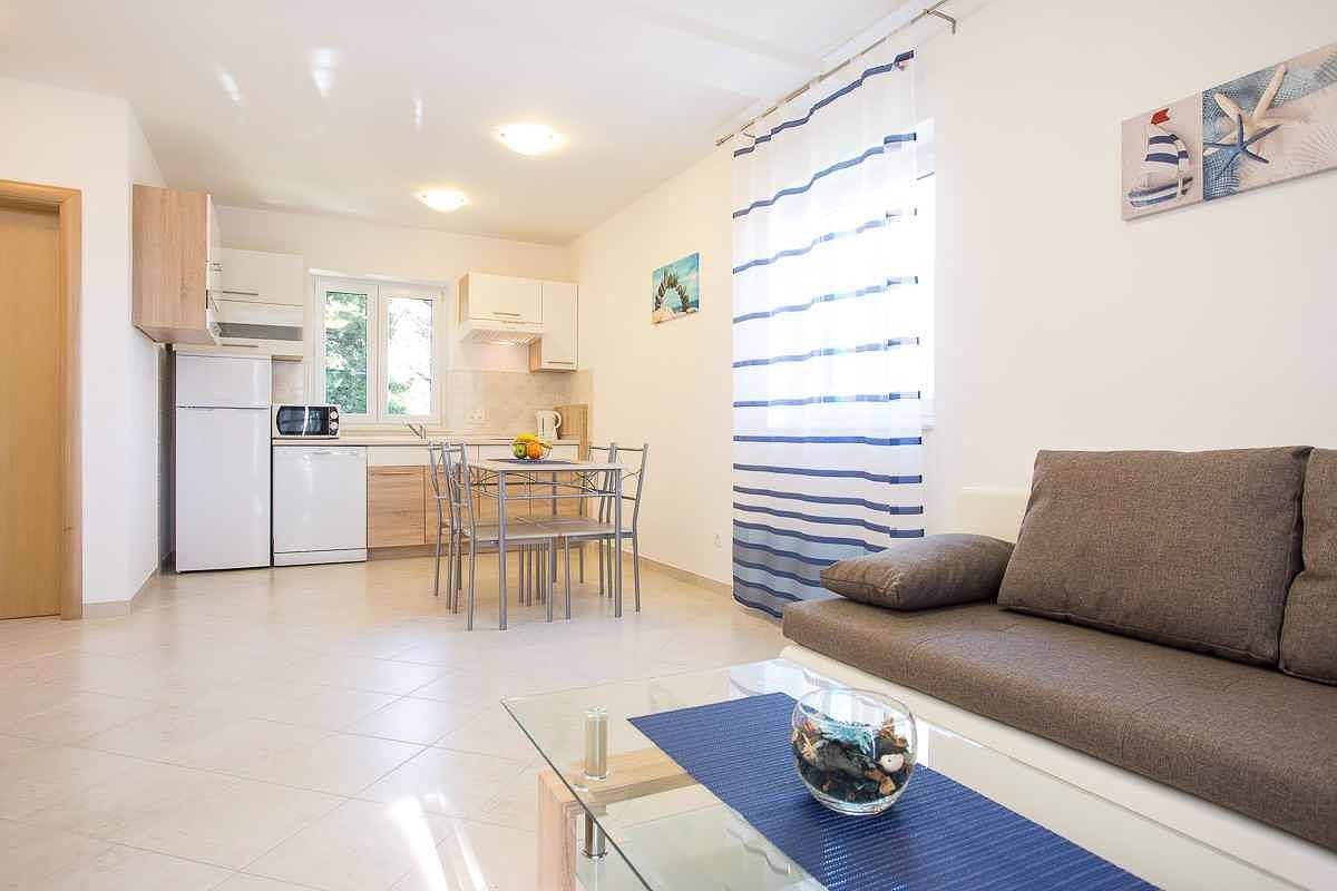 Ganze Ferienwohnung, Ferienwohnung mit Terrasse  in Punat, Krk