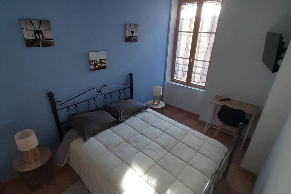 Apartamento entero, Cosy 3-bedroom apartment with private terrace in the heart of Pierrelatte in Pierrelatte, Región de Nyons