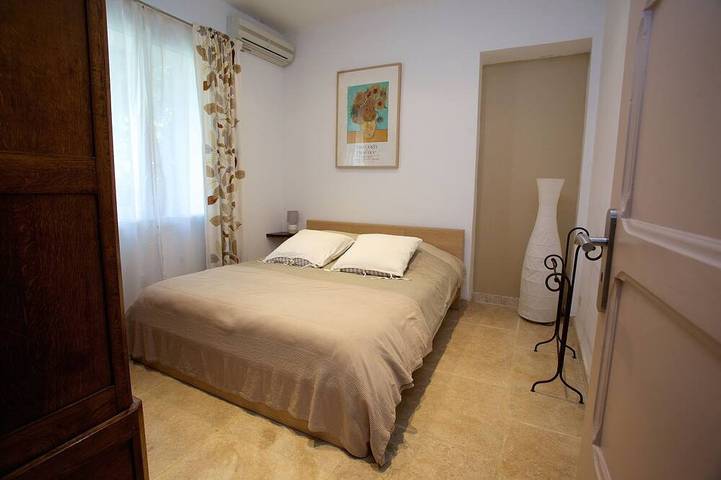 Location de vacances pour 6 personnes, avec jardin, animaux acceptés à Mollégès - 2