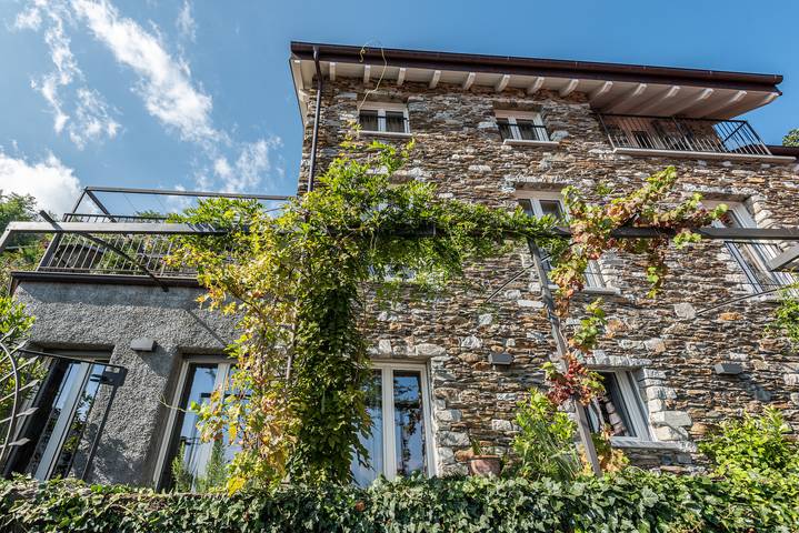 Ferienhaus für 5 Personen, mit Balkon und Terrasse sowie Seeblick und Ausblick in Comune di San Siro