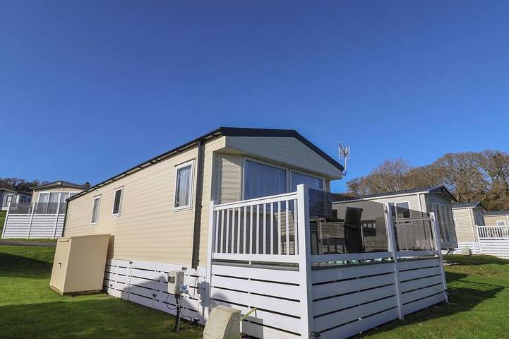 Cottage for 6 people, with garden and pool in Charmouth