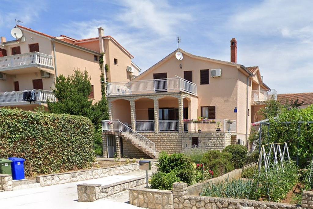 Ganze Wohnung, 2-Zimmer-Ferienwohnung mit Terrasse Biograd na Moru, Biograd A-24160-c in Biograd na Moru, Zadar