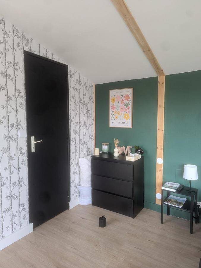 Gîte pour 2 personnes, avec jardin ainsi que vue et terrasse, animaux acceptés dans Le Mayet-de-Montagne - 3