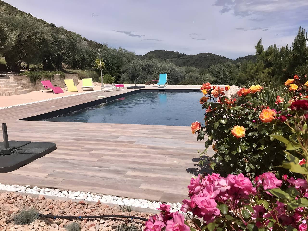 Villa de Luxe – Vues Panoramiques avec Vue sur la Montagne, Wi-Fi et Climatisation in Volx, Parc naturel régional du Luberon