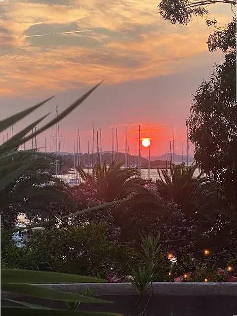 Location de vacances pour 4 personnes, avec Balcon ainsi que Jardin et Vue dans Porquerolles