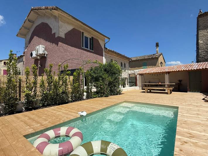 Location de vacances pour 4 personnes, avec terrasse à Entrechaux - 2