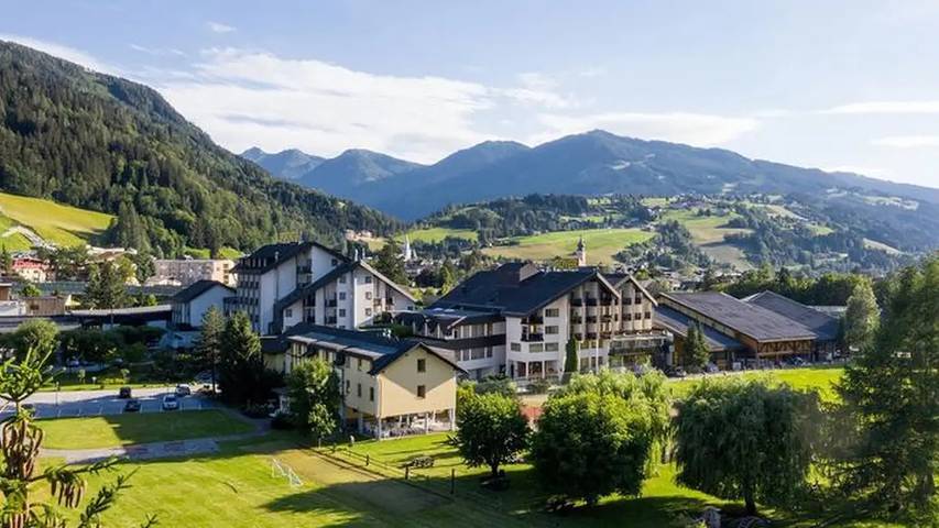 Ferienwohnung für 2 Personen, mit Pool und Garten sowie Sauna in Schladming