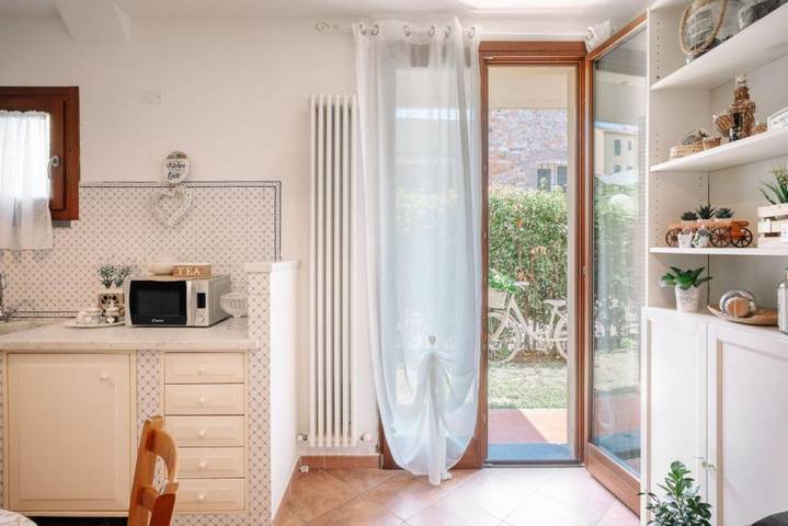 Ganze Wohnung, Ferienwohnung für 2 Personen mit Garten in Lucca, Lucca Provinz
