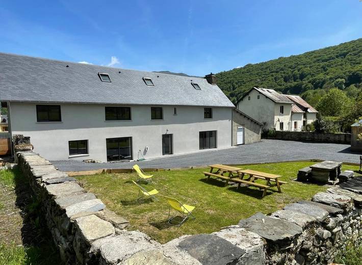 Gîte pour 14 personnes, avec jacuzzi ainsi que terrasse et jardin, animaux acceptés à Campan - 3