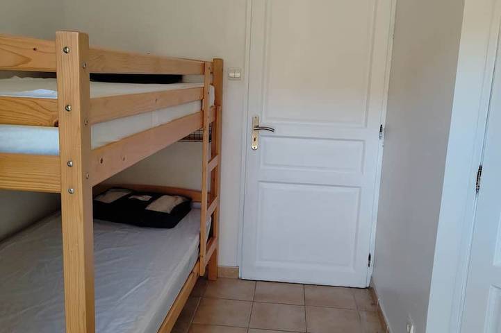 Location de vacances pour 6 personnes, avec jardin ainsi que terrasse et piscine à Serra-di-Ferro - 4