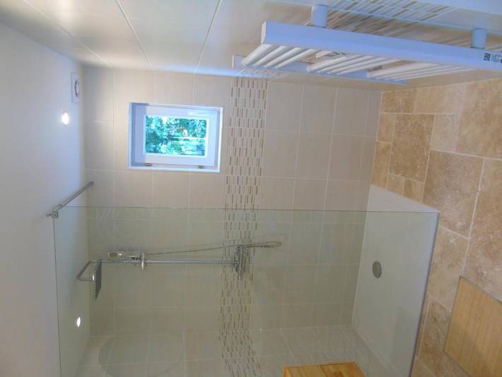 Location de vacances pour 2 personnes, avec piscine ainsi que vue et jardin à La Garde-Adhémar - 2