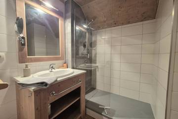Chalet pour 6 Personnes dans La Féclaz, Les Déserts, Photo 4