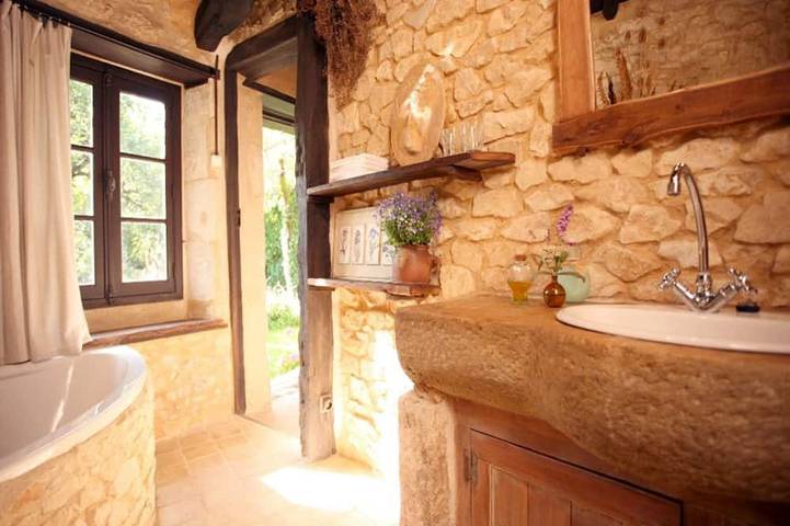 Location de vacances pour 2 personnes, avec piscine et jardin, animaux acceptés à Varaignes - 4