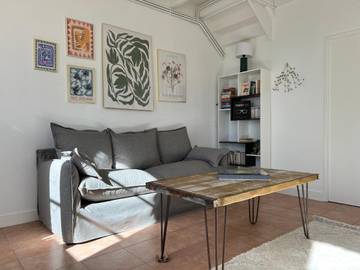 Gîte pour 6 personnes, avec jardin à Thésée