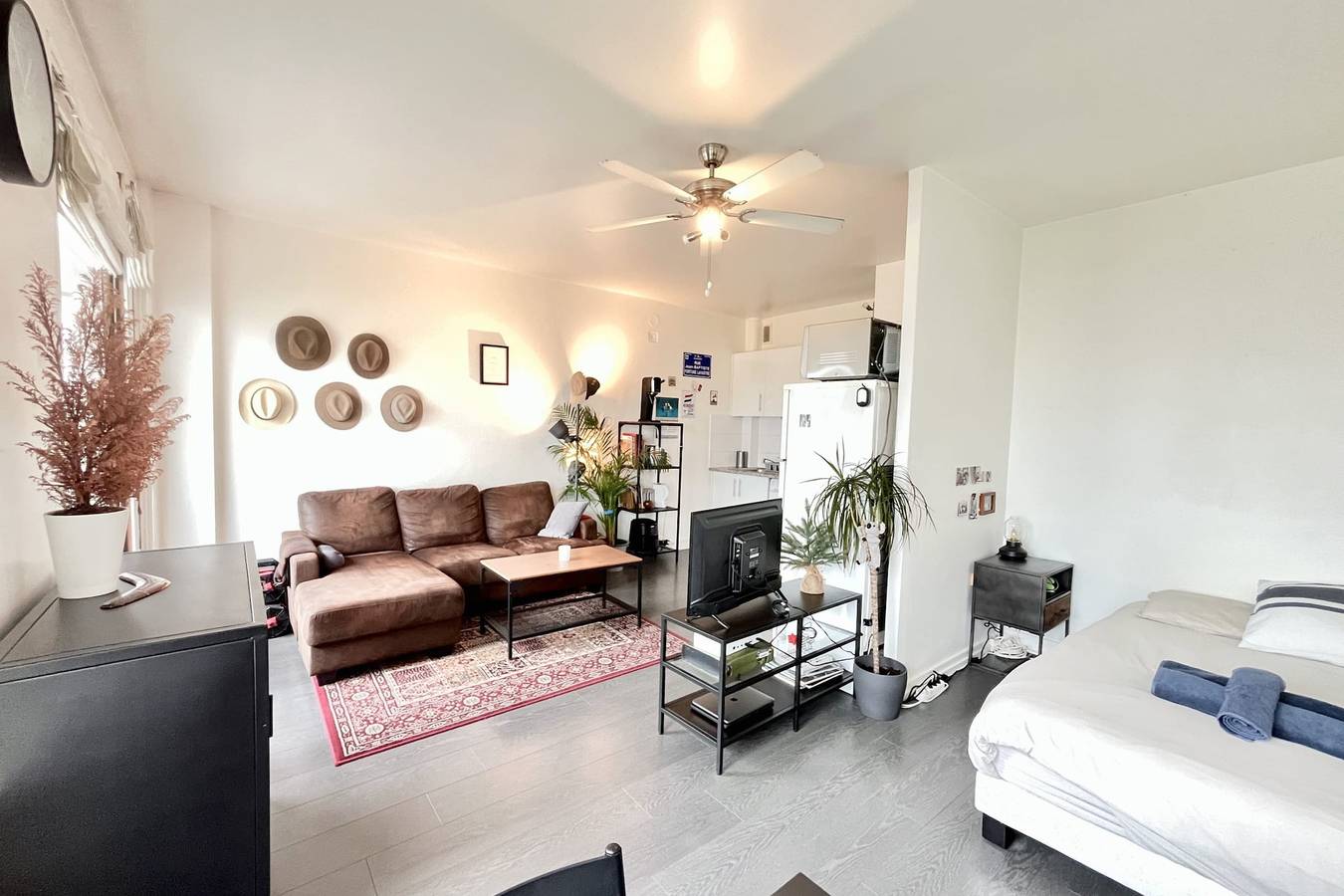 Ganzes Studio, Bright studio with balcony on the 10th floor in Boulogne-Billancourt, Hauts-de-Seine