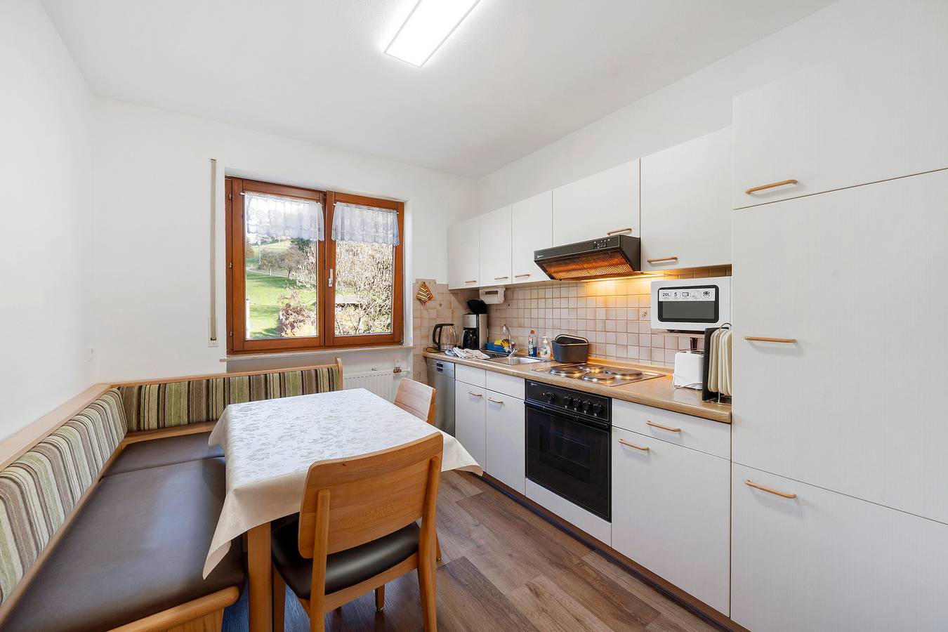 Ganze Wohnung, Apartment 'Nr. 2 Rotkelchen' mit gemeinsamer Terrasse, gemeinsamem Garten und Wlan in Freiamt, Südschwarzwald
