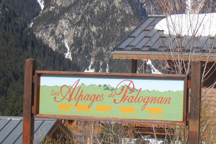 Entire apartment, Apartment in the Mountain In The Vanoise Park in Pralognan-la-Vanoise, Massif de la Vanoise
