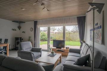 Bungalow für 4 Personen in Norddeich, Südliche Nordseeküste, Bild 1