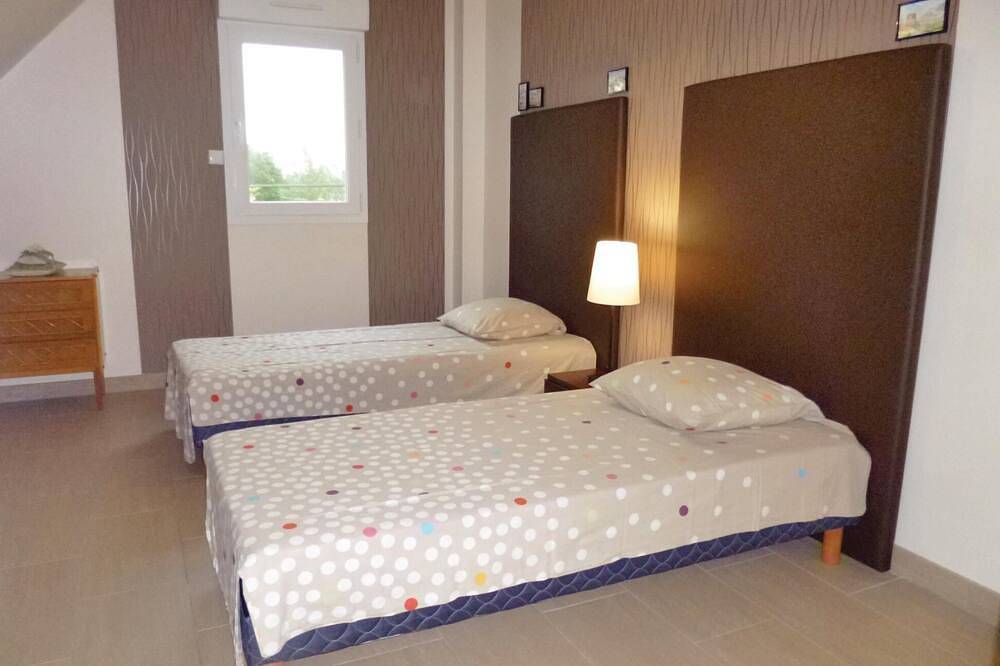 Maison confortable de 3 chambres à. in Saint-Germain-sur-Ay, Région de Coutances
