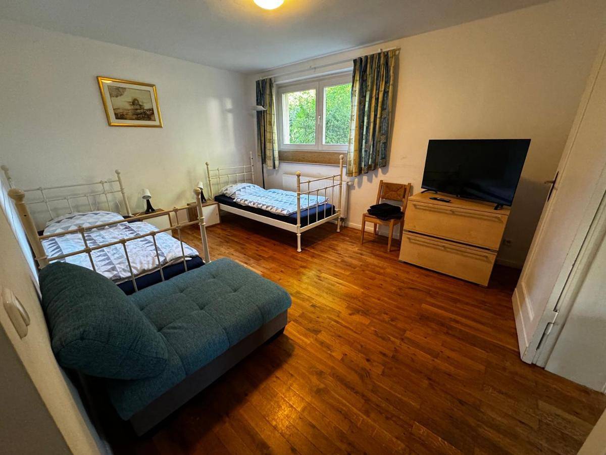 Three-Bedroom House in Berlin Zehlendorf, Berlin