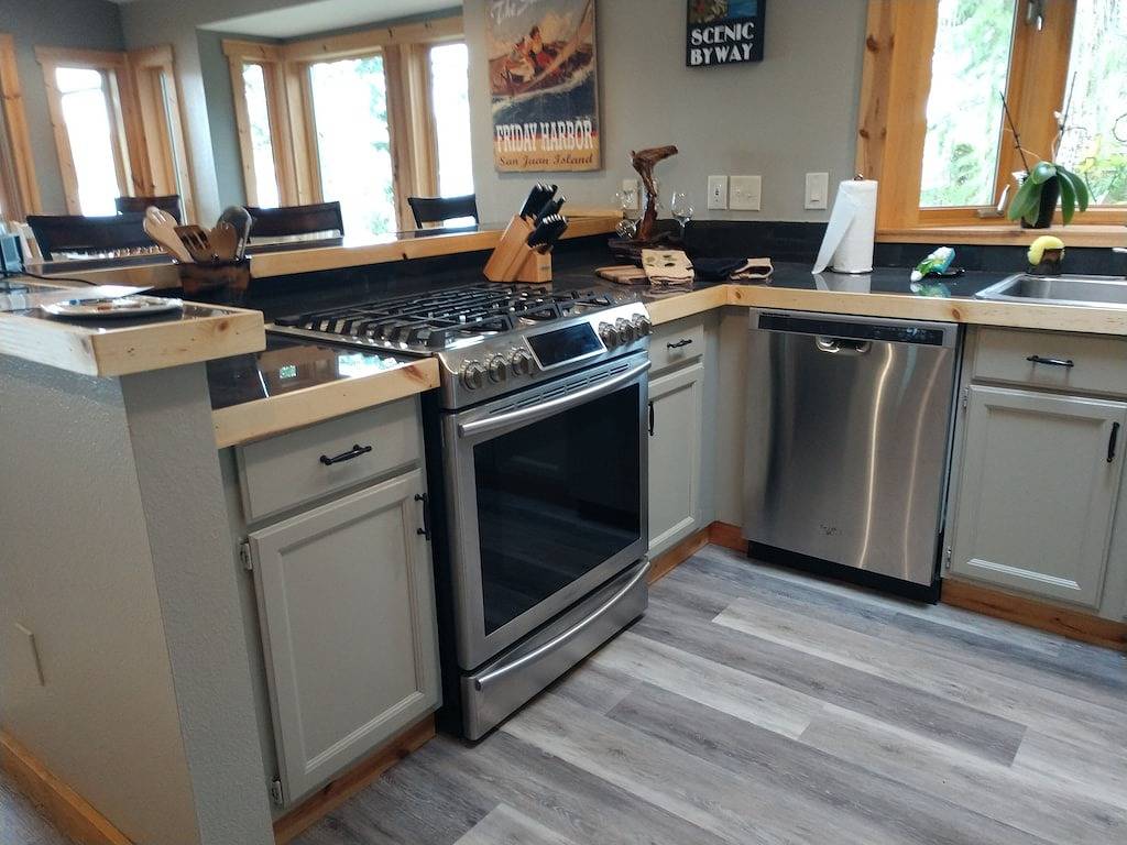 Haustierfreundliches Haus Westcott Bay Waterfronts. Nur wenige Minuten vom Hafen von Roche entfernt. in Roche Harbor, San Juan Island