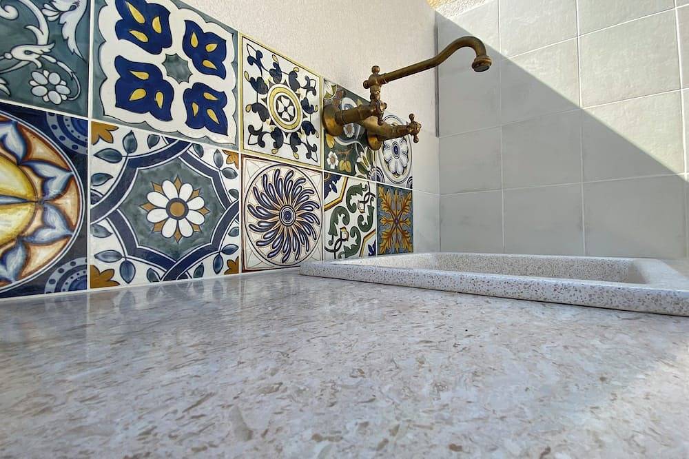 In the village, elegant and refined setting for a quality experience in Favignana Stadt, Favignana