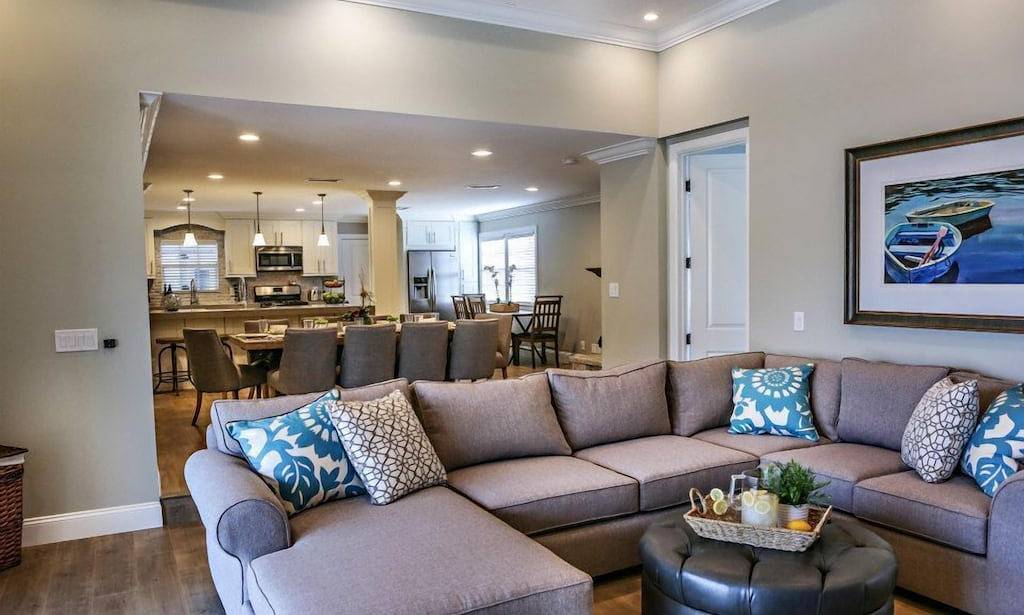 Fantastische 6 Schlafzimmer, 4 Bäder Pool Home in Anaheim, Orange County