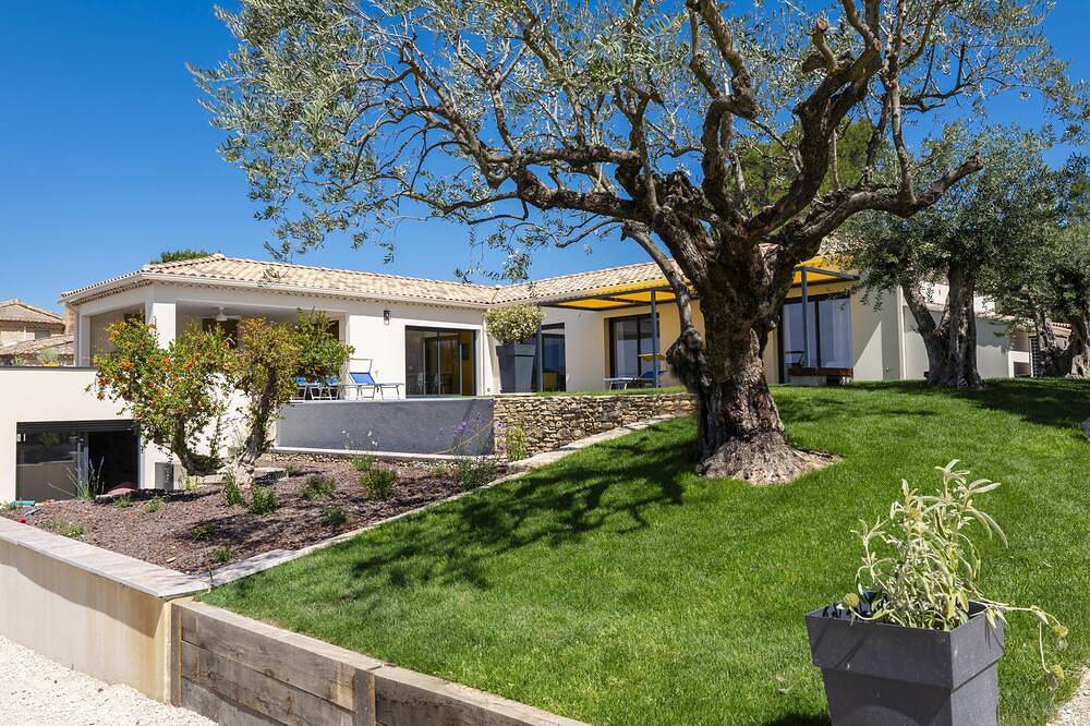 Luxury villa with A/C and a private pool in Beaumes-de-Venise, Vaucluse