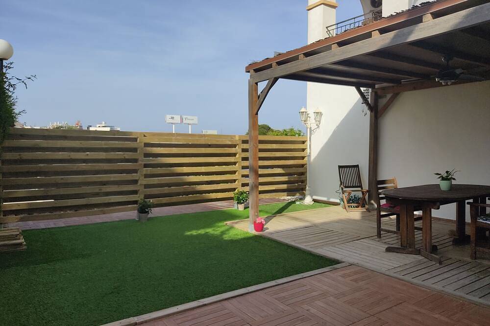 Entire apartment, Spacious and bright apartment 700m from the beach in Playa Flamenca, Orihuela