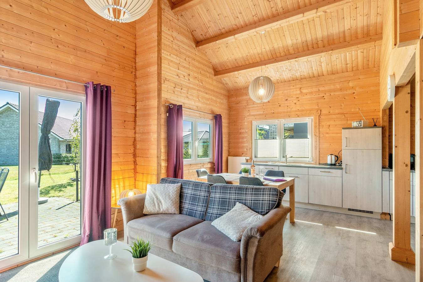 Holiday Home at Harkebrügger See: Lake View, Private Terrace & Wi-Fi in Barßel, Nordseeküste