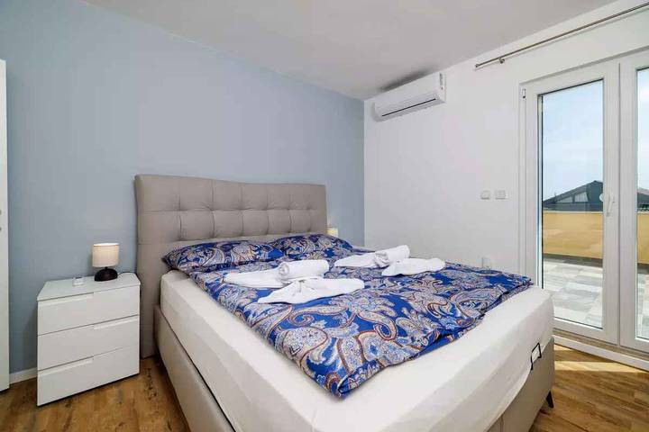 Villa für 8 Personen, mit Garten und Balkon in Crikvenica - 2