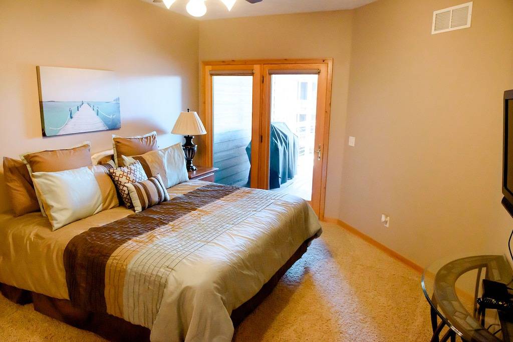 Ganze Wohnung, Awesome Lake View 3 Bett / 2 Bad Wohnung in der Nähe von Bridges Bay Ausstattung! in Dickinson County