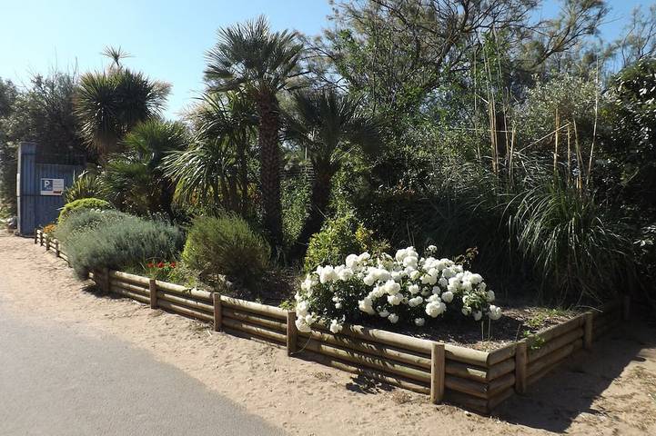 Rez de jardin avec mezzanine proche de toutes commodités et du centre in Portiragnes Plage, Portiragnes