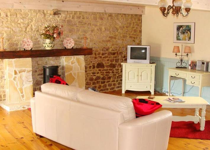 Location de vacances pour 6 personnes, avec piscine ainsi que jardin et terrasse à Néhou - 2