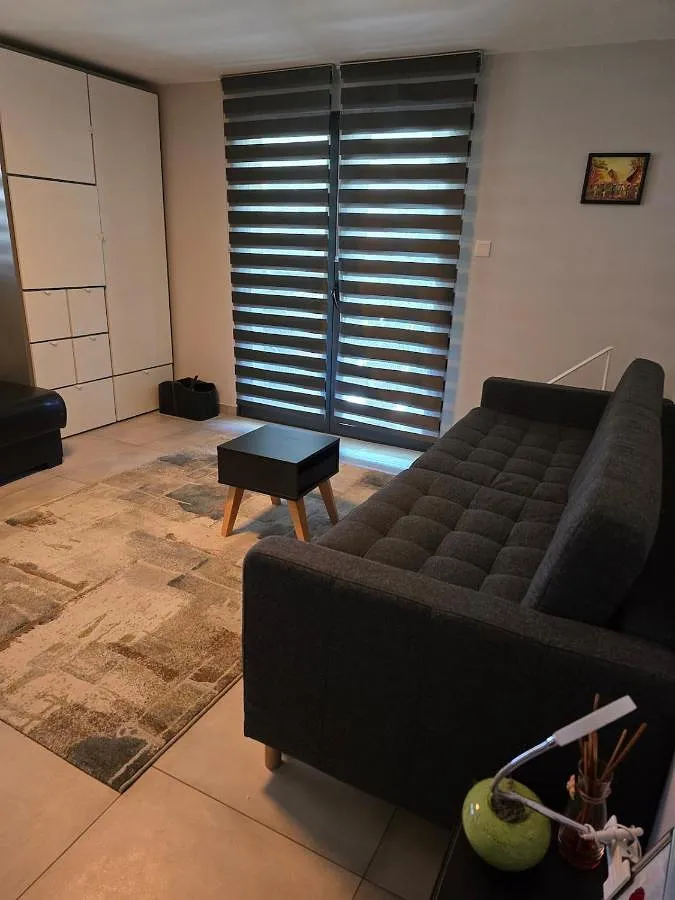 Apartamento de vacaciones para 2 personas, con terraza además de vistas y jardín - 1
