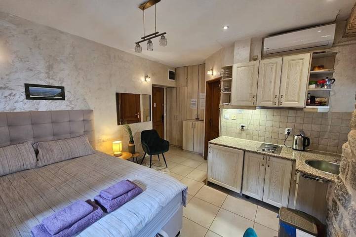 Gîte pour 2 personnes, avec terrasse et jardin à Kotor - 2