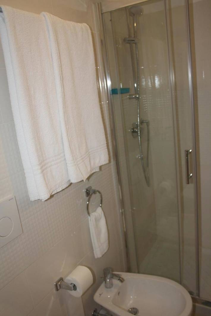 Gîte pour 9 personnes, avec vue et terrasse, animaux acceptés à Vinadio - 4