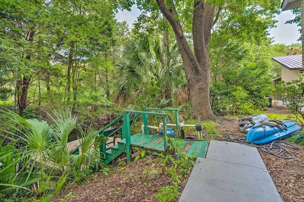 Waterfront Inglis Getaway w/ Dock: 5 Mi to Gulf in Inglis, Levy County