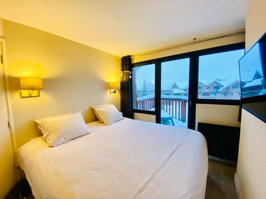 Entire apartment, Alpe d'huez quartier jeux 50 m2-100 m des pistes in Huez, Écrins National Park