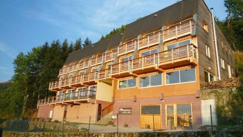 Gîte pour 2 personnes, avec sauna ainsi que jardin et jacuzzi à Cheylade - 3