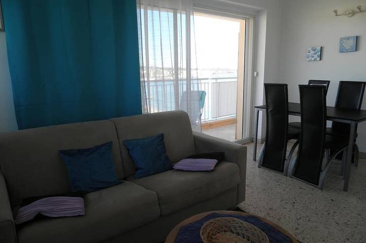 Appartement entier, F2 Front De Mer avec WIFI et Garage in Fréjus Plage, Fréjus