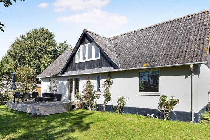 Villa für 8 Personen, mit Terrasse und Garten sowie Seeblick auf Seeland - 3