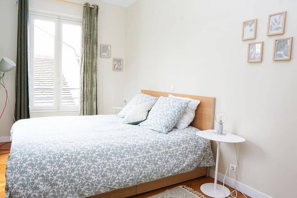 Ganze Wohnung, Luxury flat with 2 bedrooms, terrasse in downtown in Versailles, Yvelines