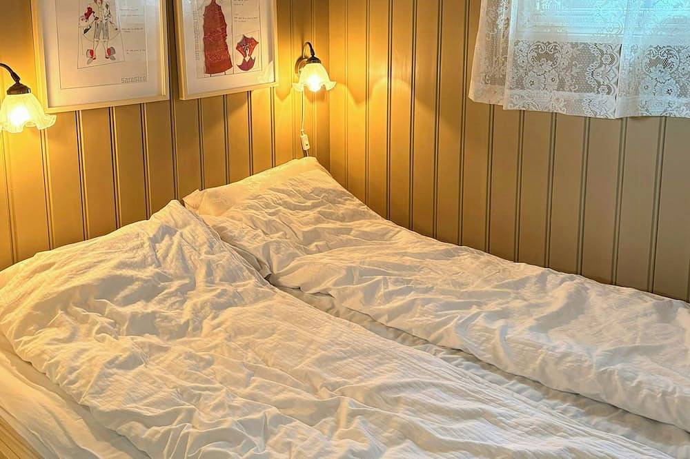 Einfamilienhaus mit privatem Bootsanleger in Homborsund in Grimstad