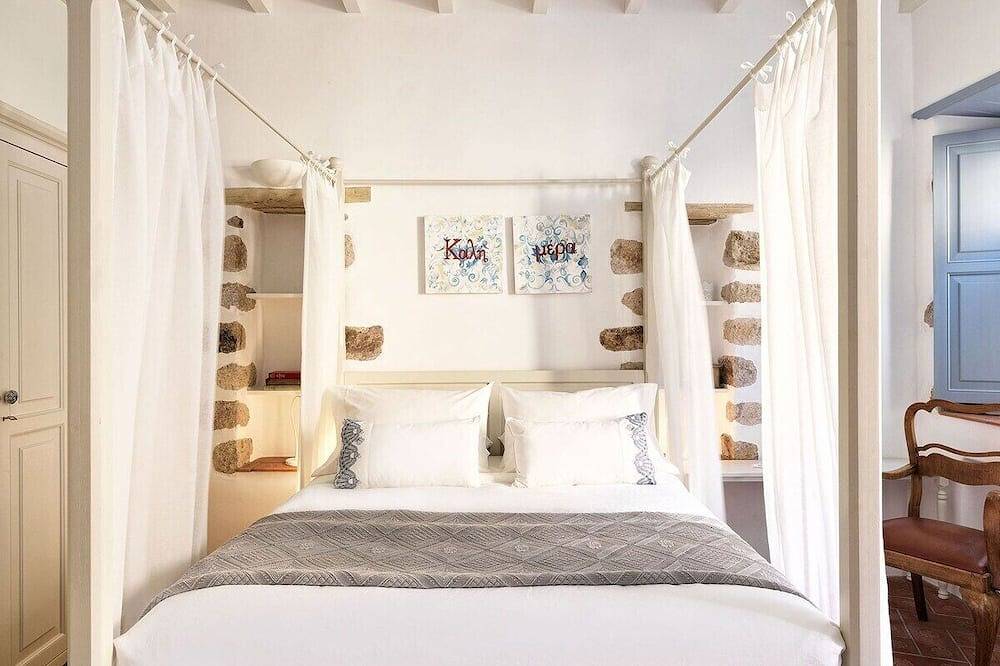 Three Bedroom Maisonette with Private Pool & Hammam in Skala (Patmos), Dodecanese