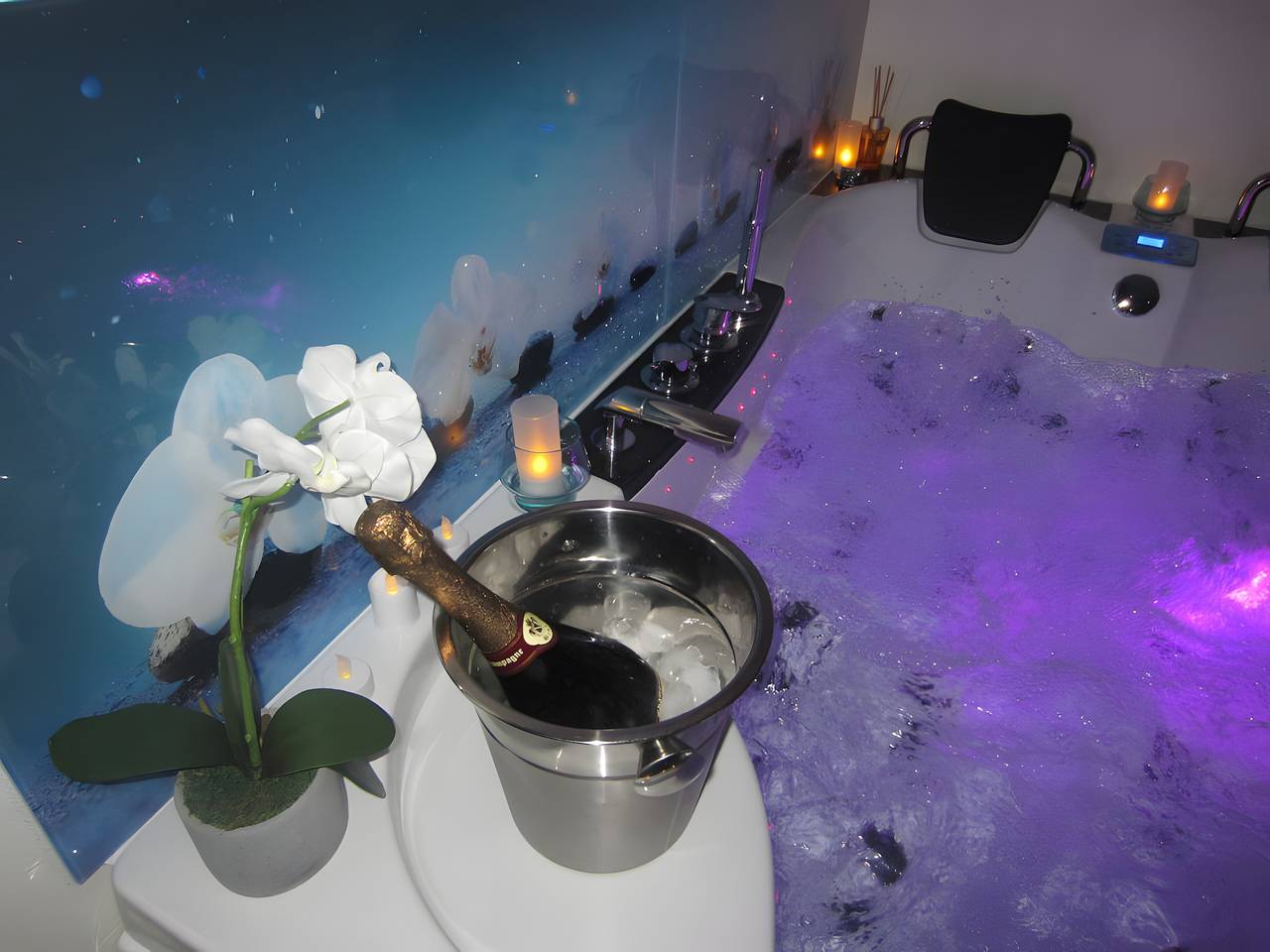 Gastenkamer 'Balnéo Spa Cœur À Cœur' met privézwembad, Wi-Fi en airconditioning, foto 12