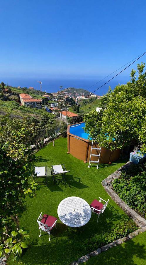 Maison d’hôte pour 2 personnes, avec jardin et piscine ainsi que balcon et vue à Câmara de Lobos