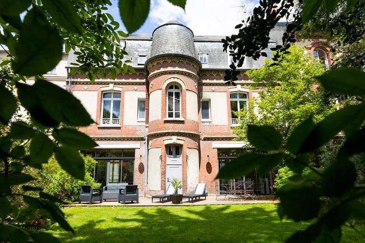 Maison d’hôte pour 2 personnes, avec Jacuzzi et Terrasse ainsi que Jardin et Sauna