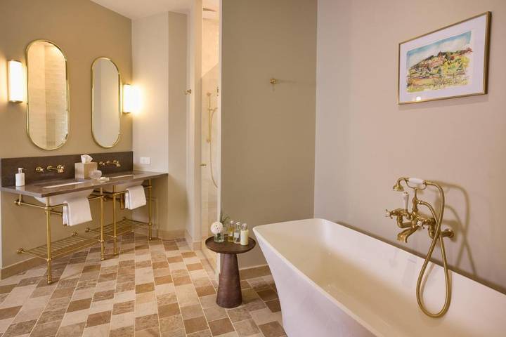 Hôtel pour 2 personnes, animaux acceptés dans Collegiale Notre Dame - 3